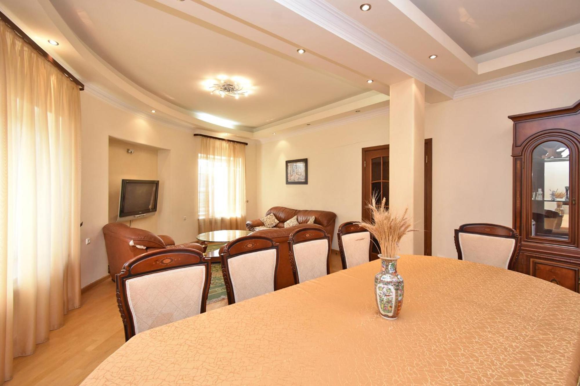 Amigo Guest Hostel Yerevan Exterior photo